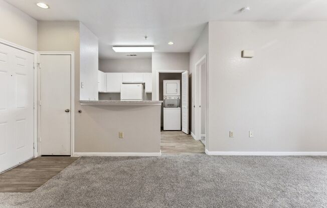 2 beds, 1 bath, 787 sqft, $1,082