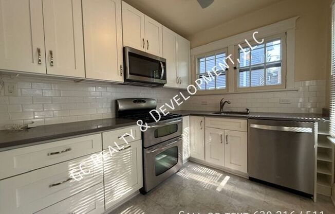 2415 HASTINGS AVE