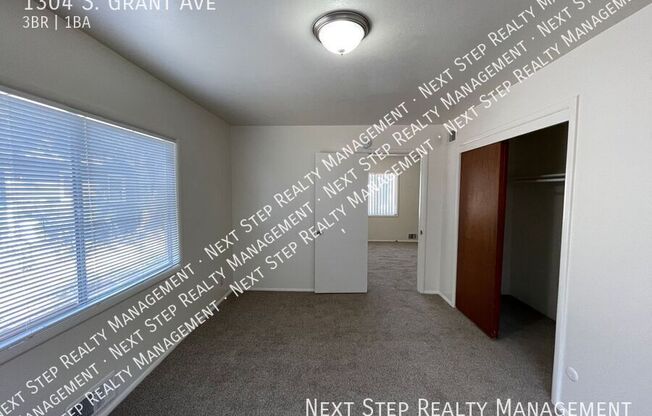 1304 S GRANT AVE