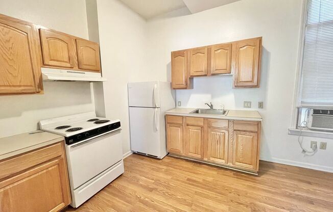 2 beds, 1 bath, $1,395, Unit 1728-01