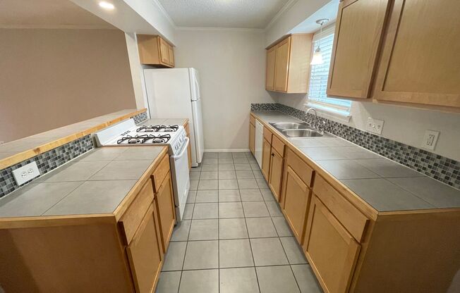 3 beds, 2 baths, 1,287 sqft, $1,600, Unit ABB-1-113