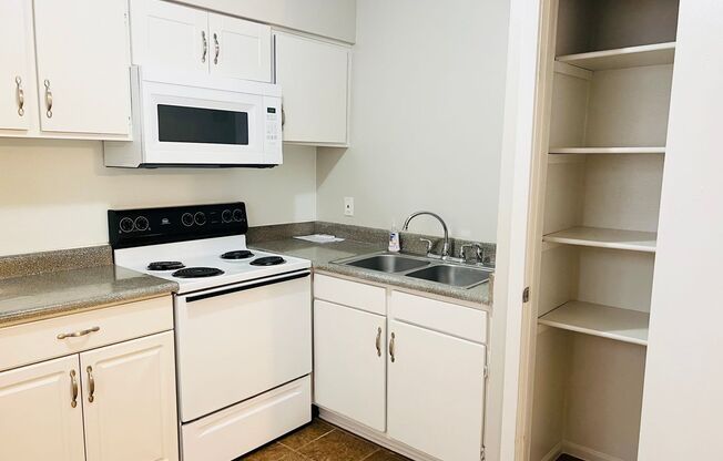 Studio, 1 bath, 494 sqft, $690