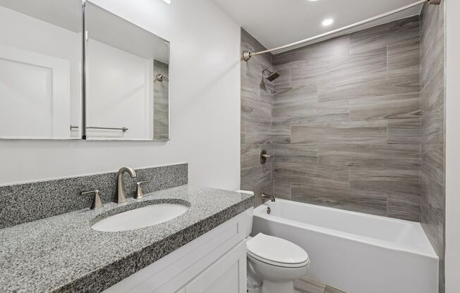 2 beds, 1 bath, 760 sqft, $2,299, Unit 15