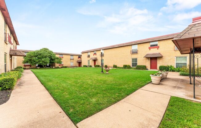 Car Mel Apartments 3638 W Waco Dr