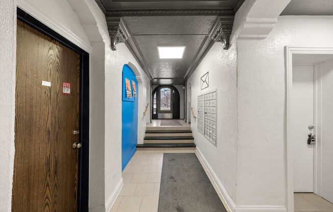 Studio, 1 bath, 315 sqft, $1,275, Unit 410