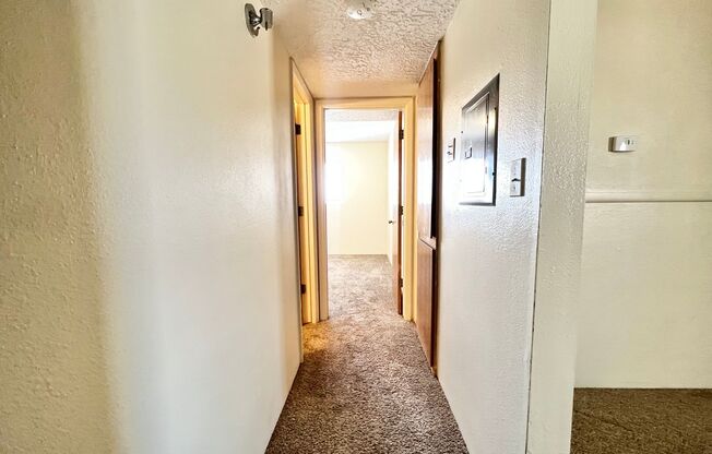 2 beds, 1.5 baths, 948 sqft, $975, Unit Unit 37