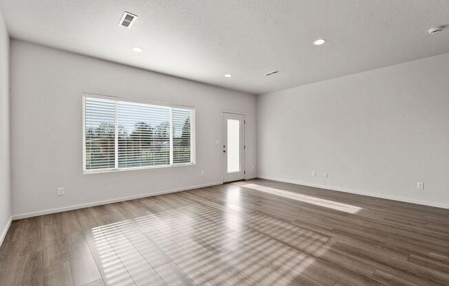 4800 4802 E FAIRVIEW AVE