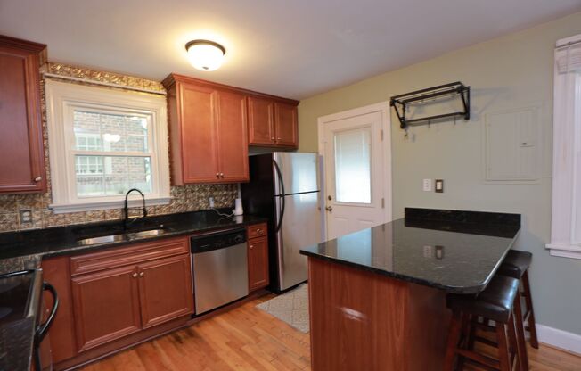 3 beds, 2 baths, $2,700