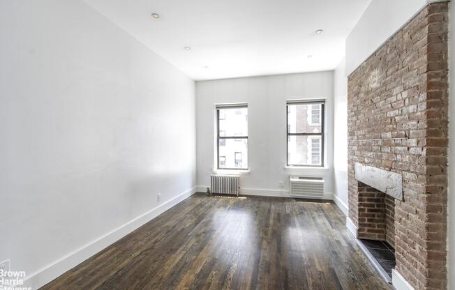 237 E 24 ST