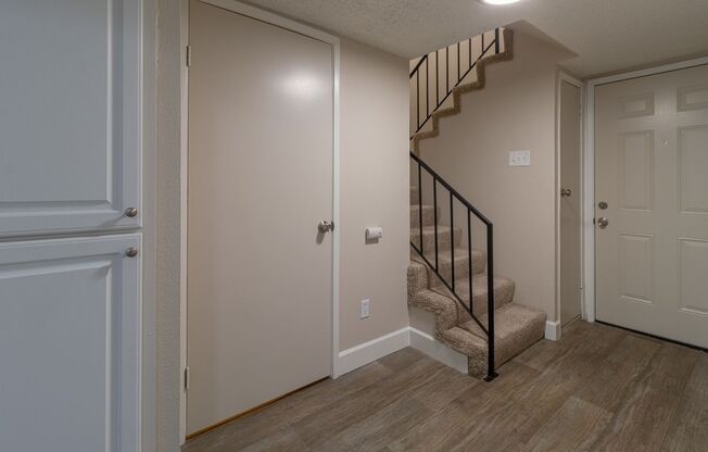 3 beds, 1.5 baths, 1,025 sqft, $2,275, Unit 490004