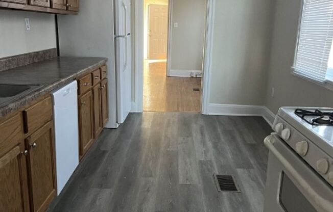 1 bed, 1 bath, $895, Unit 2