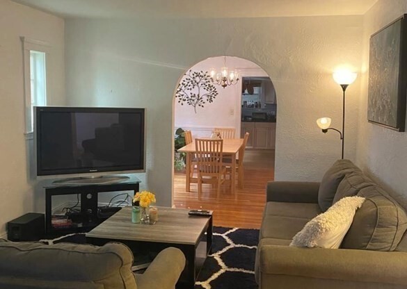 89 Westbourne Ter # 2