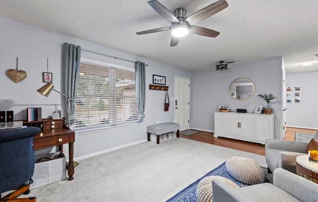 Gorgeous 4 Bedroom in Rocky Bayou Country Club Estates!!