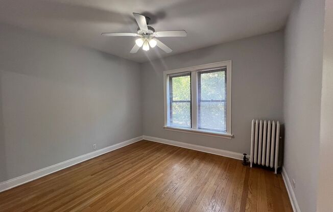 3 beds, 1 bath, 825 sqft, $2,595, Unit 2121-21-2J