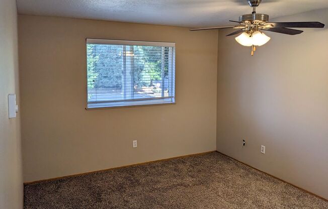 2 beds, 2 baths, 950 sqft, $1,325, Unit 18