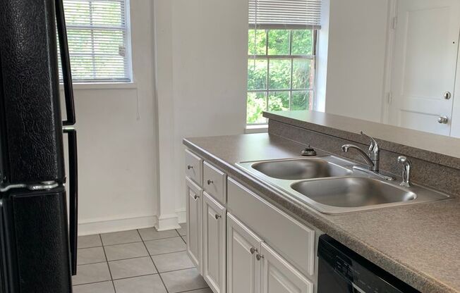 2 beds, 1 bath, 642 sqft, $1,095, Unit 504