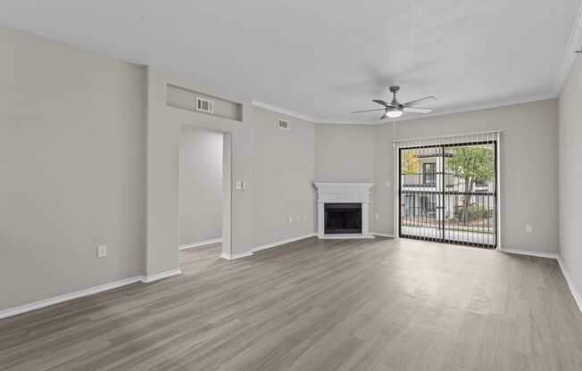 Renovated Townhomes and Apartments in Lewisville
