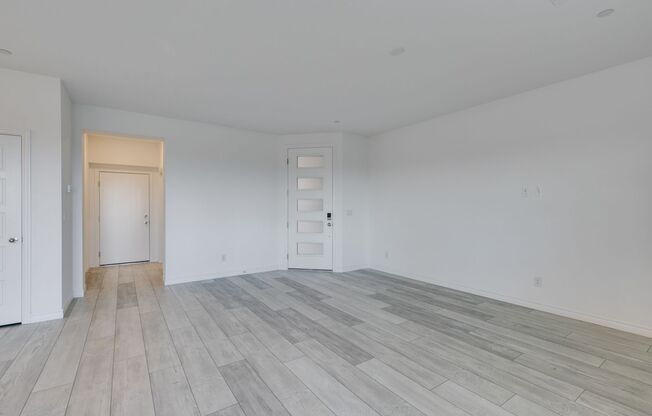 3 beds, 3 baths, $2,750, Unit UNIT 1140