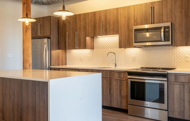 2 beds, 1 bath, 945 sqft, $2,925, Unit 202