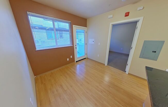 1 bed, 1 bath, 391 sqft, $1,250, Unit 207