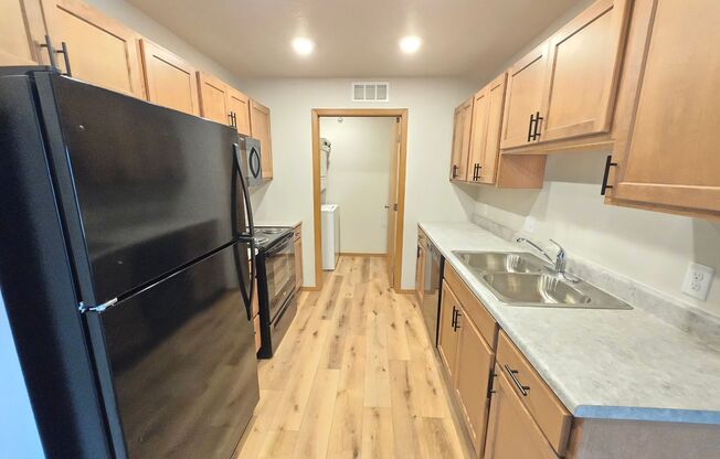 2 beds, 1 bath, 1,090 sqft, $1,230, Unit 3500 206