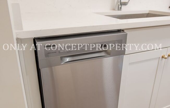 1 bed, 1 bath, 450 sqft, $1,099, Unit 12B