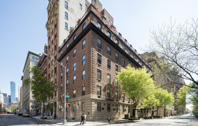 23 E 10 ST