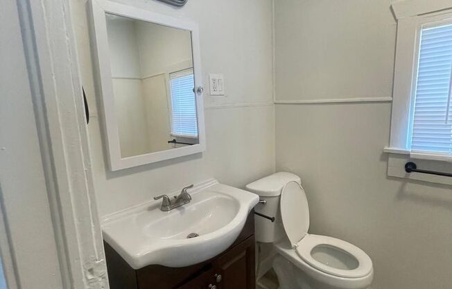 2 beds, 1 bath, $1,399