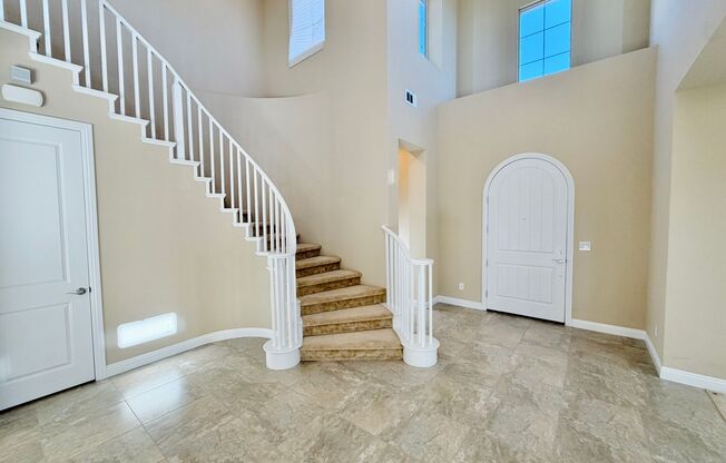 Huge & Grand 5 bedroom home in Summerlin!