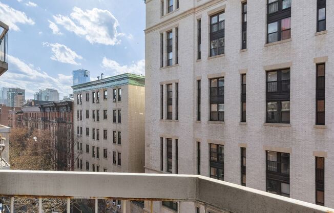 Studio, 1 bath, $3,995, Unit 4L