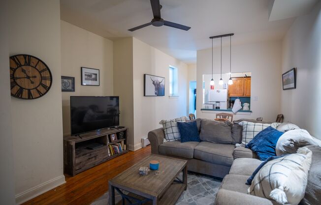Large 1st fl with yard w/d