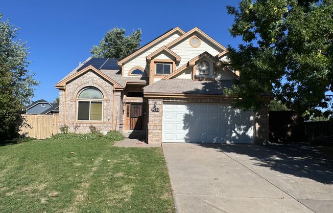 Sprawling 5 bed, 4 bath home with large lot and private, quiet backyard!  Situated on cul-de-sac.  Close to parks, golfing, dining, shopping and EZ access to C470!