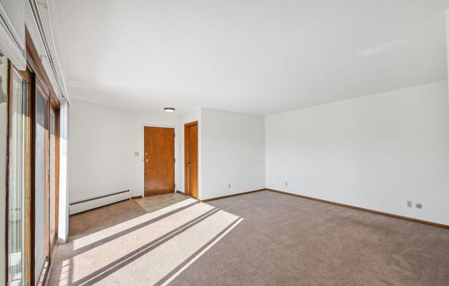 2 beds, 1 bath, 1,000 sqft, $1,400, Unit 1430-306