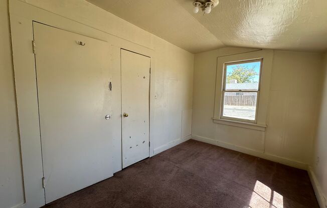 3 beds, 1 bath, $1,175