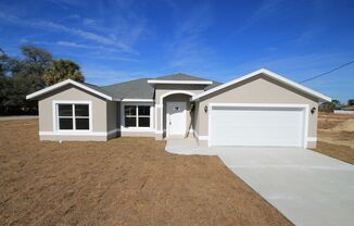 Stunning 3 Bedroom, 2 Bathroom Home in Ocala!!