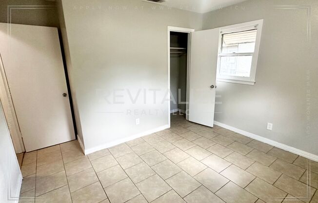 3 beds, 1 bath, $1,150