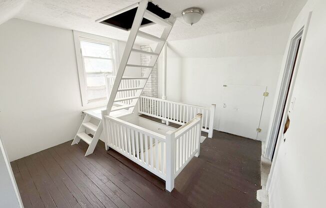 3 BED 1 BATH BEAUTIFUL SINGLE FAMILY HOME