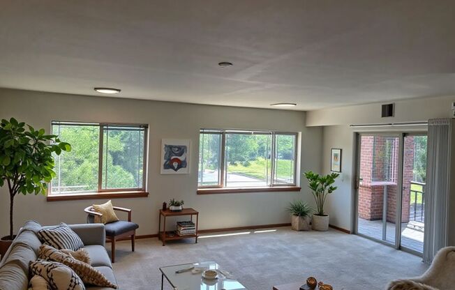 2 beds, 2 baths, 1,156 sqft, $1,905, Unit 302-202
