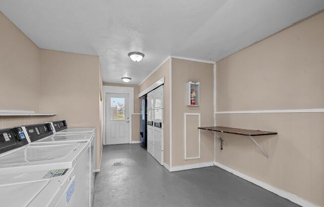 2 beds, 1 bath, 743 sqft, $1,500, Unit 17