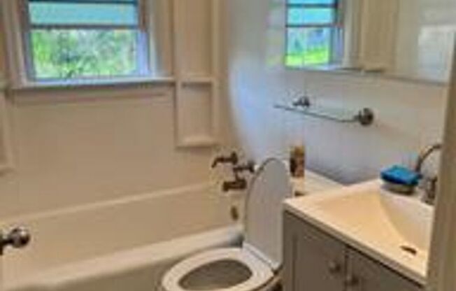 2 beds, 1 bath, $1,575