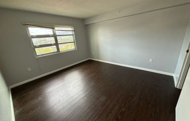 3 beds, 2 baths, $3,400, Unit # 1713