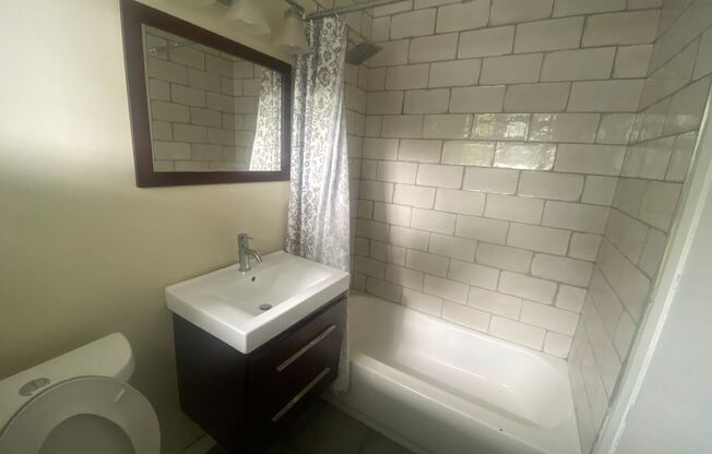 101 SE 16th Ave [Sky1822]