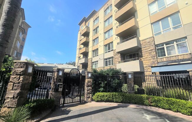 Beautiful 2 Bedroom 2 Bathroom Unit in Downtown San Diego!!