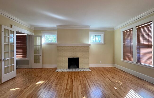 Elegant 4 Bedroom 2 Bathroom Home in South Minneapolis!