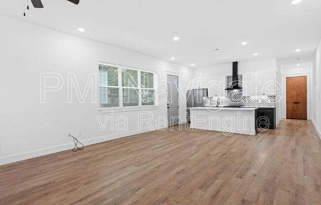 820 S WALTERS