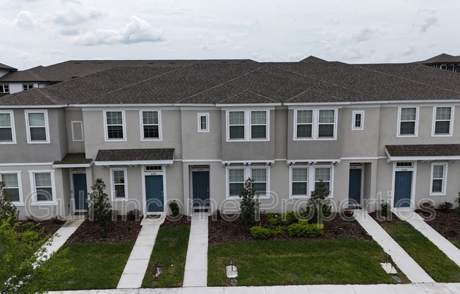 6361 FAIRMONT LN
