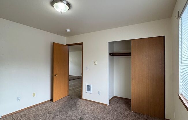 2 beds, 1 bath, $1,198, Unit 105