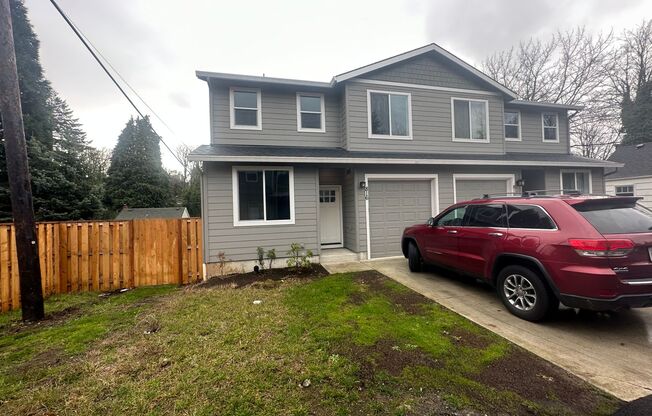 Newer low maintenance duplex in highly desired Camas area w/ great schools!