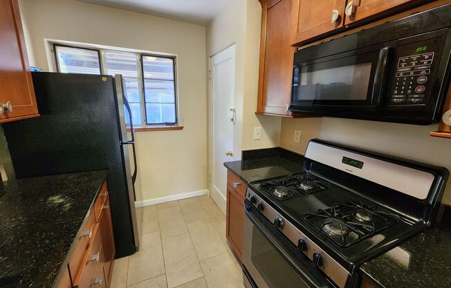 2 beds, 1 bath, $2,075