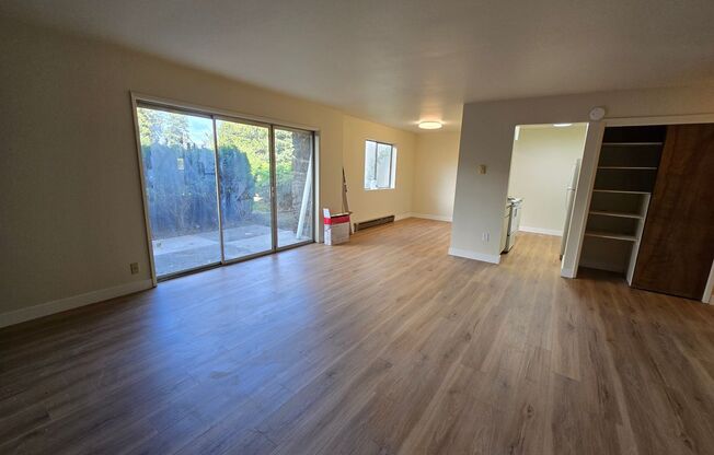 1 bed, 1 bath, 650 sqft, $1,100, Unit 102